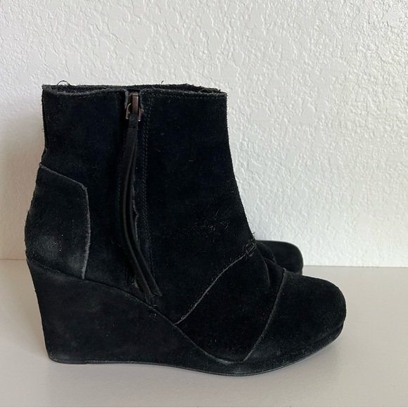 2/$30 TOMS Desert Wedge Suede Leather Bootie Black SZ 9.5 - Picture 4 of 12